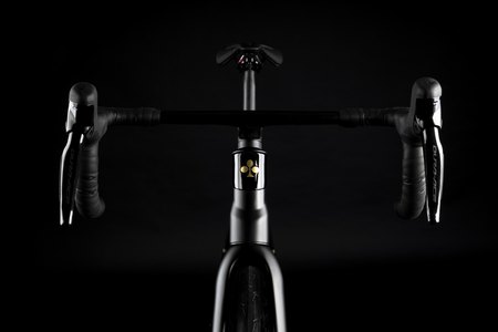 COLNAGO C68 - FONDO NERO-153 titanio.jpg